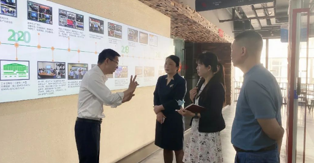 不谈教育，谈“数智”！复旦大学经济学院走进精工智能！